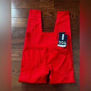 NWT DSG Women's Momentum Seamless High- Rise 7/8 Leggings Bright Red Size XS